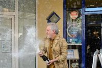 La administración de L'Escala reparte 40 series del primer premio de 'El Niño' y anima a "disfrutar"