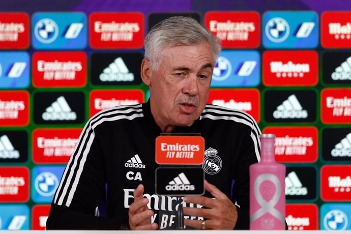Archivo - El entrenador del Real Madrid, Carlo Ancelotti, en rueda de prensa. 