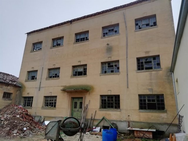 La Junta licita la rehabilitación de la antigua fábrica de harinas de Paredes (Palencia) para diez viviendas en alquiler.