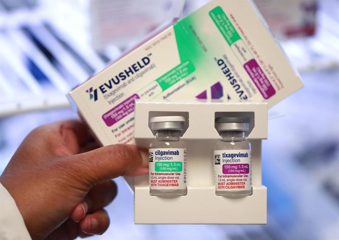 Archivo - March 6, 2022: Evusheld (tixagevimab and cilgavimab) injection, a new COVID-19 treatment that people can take before becoming symptomatic.