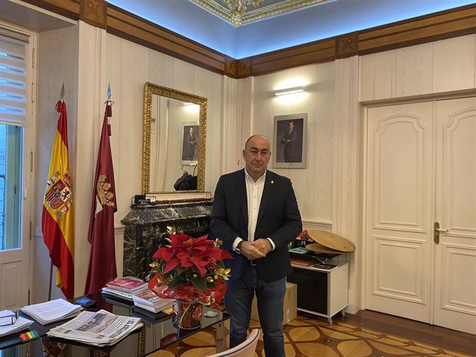 De Vicente en su despacho de la Diputación de Segovia,