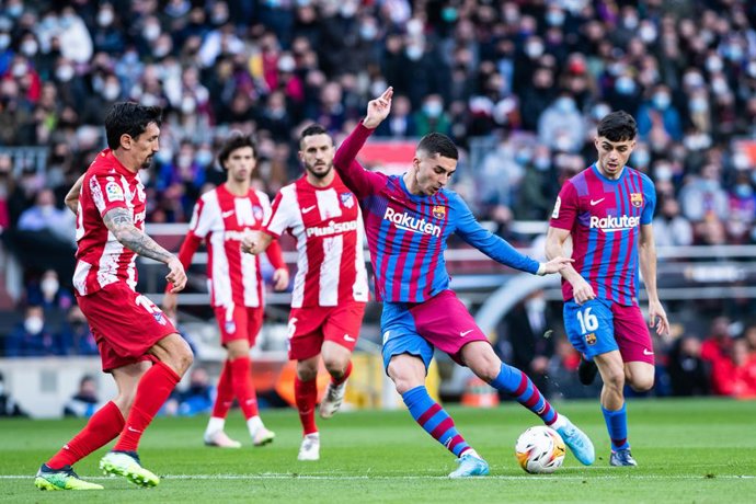 Archivo - Ferran Torres of FC Barcelona in action during La Liga match, football match played between FC Barcelona and Atletico de Madrid at Camp Nou stadium on February 6, 2022, in Barcelona, Spain.