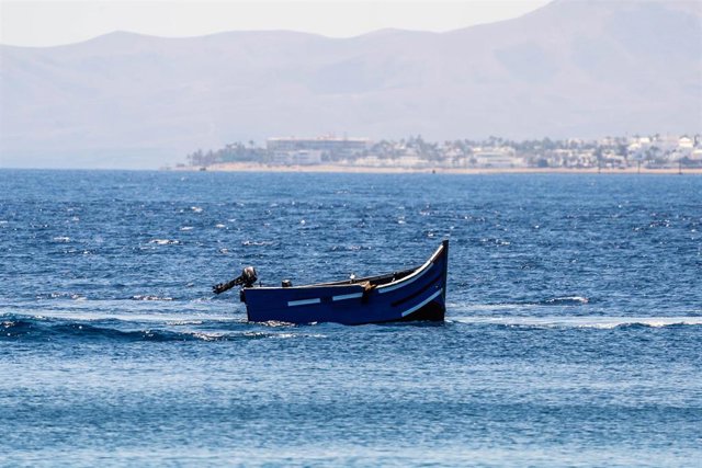 Maritime Rescue rescues two inflatables with 89 migrants in the Canary Islands File - The boat where the 34 migrants were traveling, upon their arrival at the La Cebolla Dock, on September 1, 2021, in Lanzarote, Canary Islands (Spain). The boat with the migrants was sighted north of Arrecife and a Salvamento Marí boat