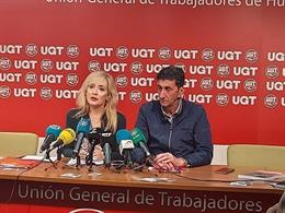 La secretaria general de UGT Andalucía, Carmen Castilla y el secretario general de UGT Huelva, Sebastián Donaire, en rueda de prensa.