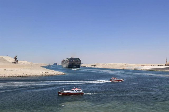 Archivo - Imagen de archivo del Canal de Suez a la altura de Ismalia en Egipto