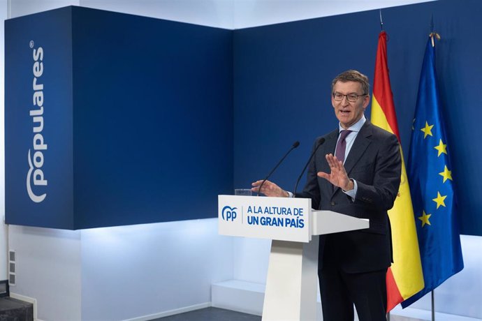 El presidente del Partido Popular, Alberto Núñez Feijóo, comparece para hacer balance del año 2022, en la sede del Partido Popular, a 29 de diciembre de 2022, en Madrid (España). 