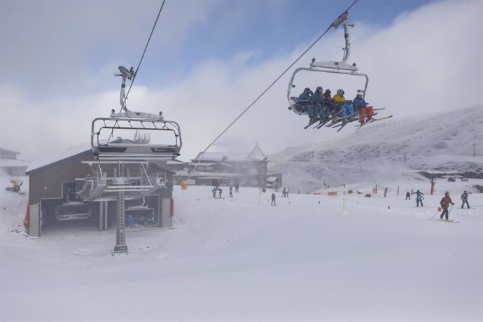 Archivo - Inauguración de la temporada de esquí en Sierra Nevada, el pasado 3 de diciembre de 2022 