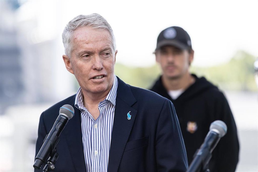 Craig Tiley, director del Abierto de Australia de tenis, comparece ante los medios
