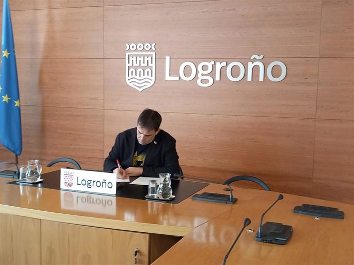 El Concejal De Servicios Sociales Y Desarrollo Comunitario, Iván Reinares.