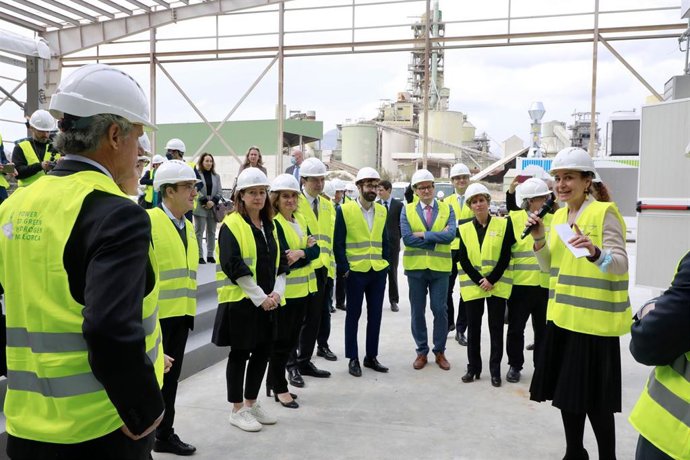 Archivo - Armengol, en la inauguración de la planta de hidrógeno renovable de Lloseta, en marzo de 2022.