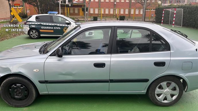 Vehículo dado a la fuga tras darle el alto en Revilla de Camargo