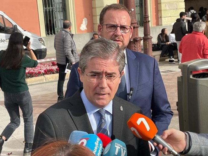 Imagen de los concejales del Partido Popular de Murcia Jesús Pacheco y José Guillén