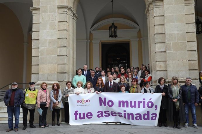 Minuto de silencio por el crimen de El Puerto