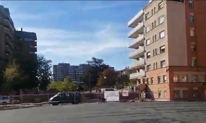 Archivo - Puente sobre la antigua vía del tren en el Nudo de Vara de Rey.