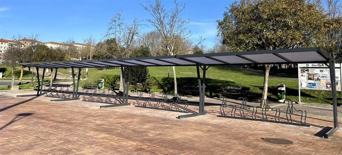 Aparcabicis de Eskola, en Derio.