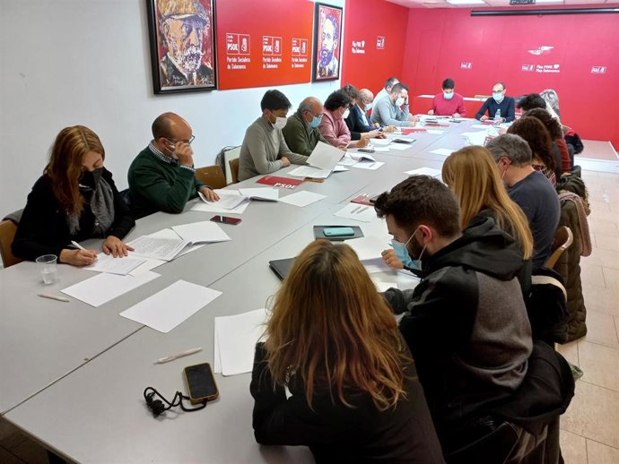 Reunión en la sede del PSOE de Salamanca.