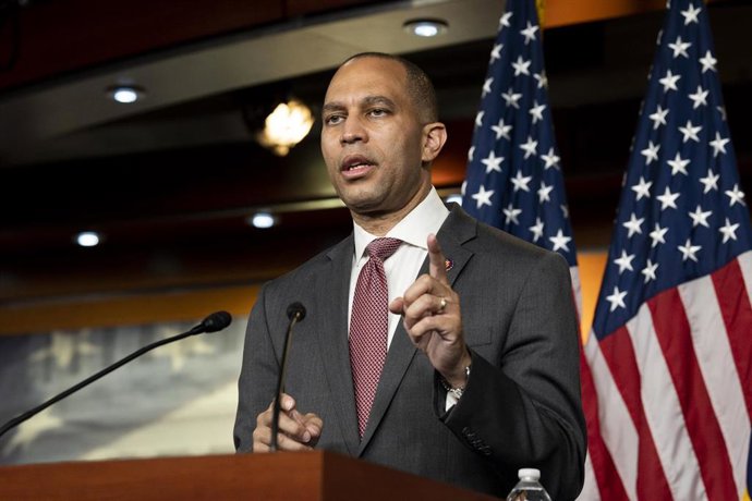 Archivo - El líder de la minoría demócrata en la Cámara de Representantes de Estados Unidos, Hakeem Jeffries