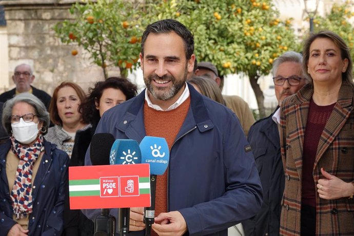 Daniel Pérez, portavoz del PSOE en el Ayuntamiento de Málaga, en rueda de prensa