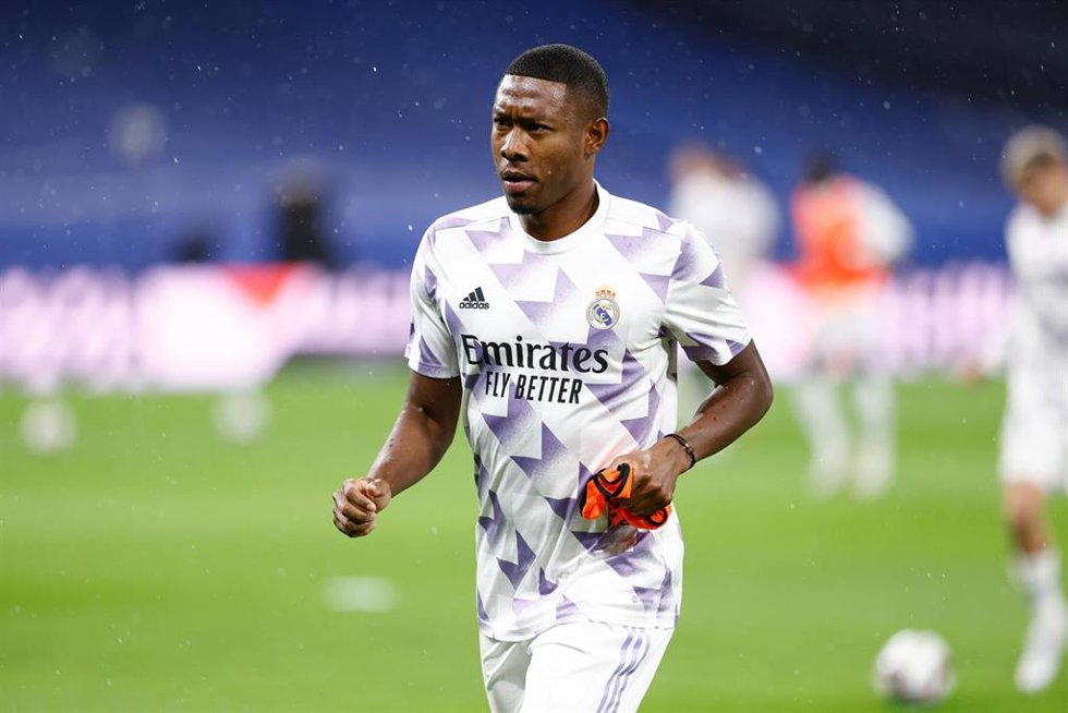Archivo - El jugador del Real Madrid David Alaba, durante un calentamiento. 