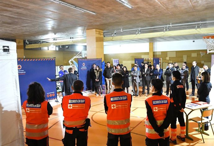 Archivo - Presentación de uno de los albergues provisionales gestionado por Protecció Civil