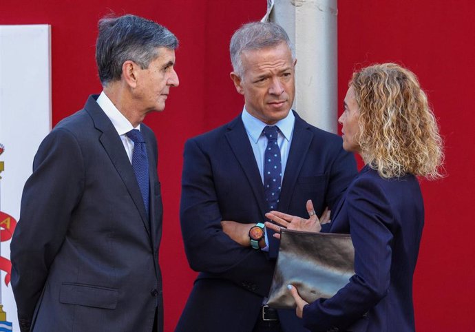 Archivo - (I-D) El presidente del Tribunal Constitucional, Pedro González-Trevijano; el presidente del Senado, Ander Gil y la presidenta del Congreso, Meritxell Batet, durante el acto solemne de homenaje a la bandera nacional y desfile militar en el Día