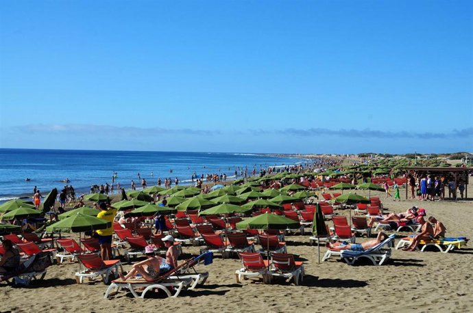 Archivo - Playa del Inglés, en Gran Canaria