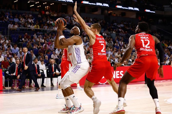 Archivo - Guerschon Yabusele intenta una canasta en el Real Madrid-Estrella Roja de la Euroliga 2022-2023