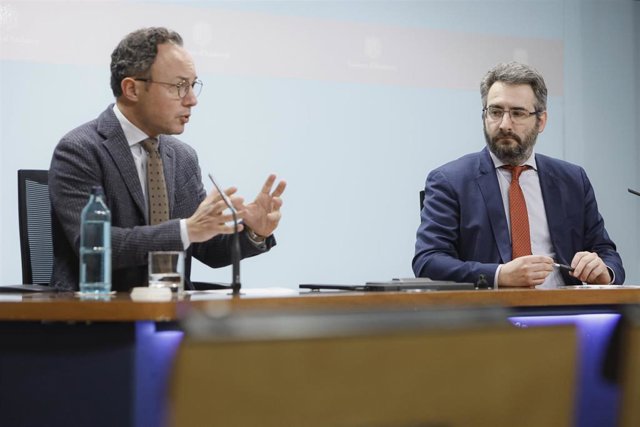 Espot y Jover durante la rueda de prensa de la tarde