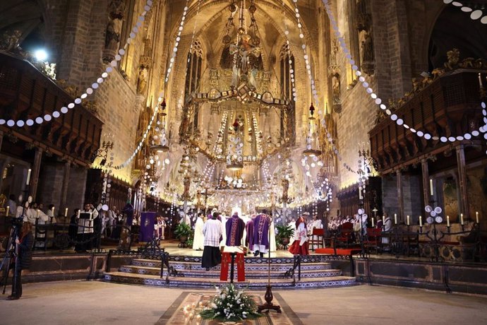 Misa exequial por el papa emérito Benedicto XVI en la Seu.