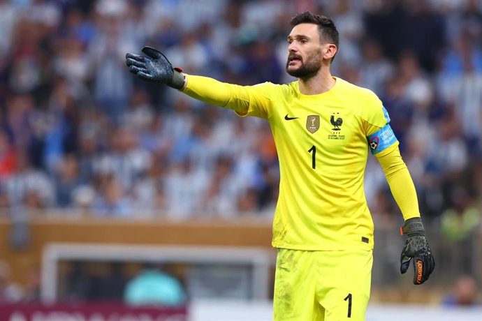 18 December 2022, Qatar, Lusail: France goalkeeper Hugo Lloris gestures during the FIFA World Cup Qatar 2022 final soccer match between Argentina and France at the Lusail Stadium. Photo: Tom Weller/dpa