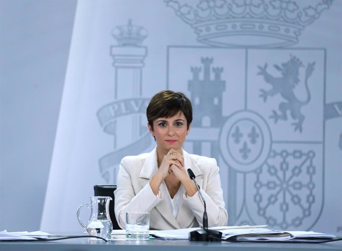 La ministra Portavoz, Isabel Rodríguez, durante la rueda de prensa tras la reunión del Consejo de Ministros en Moncloa, a 20 de diciembre de 2022, en Madrid (España). 