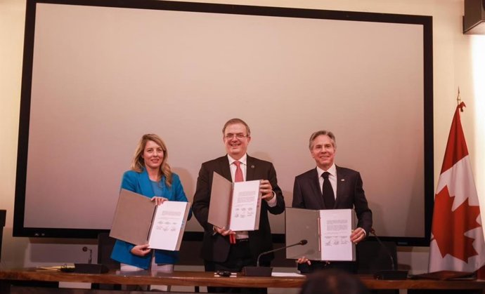 Los ministros de Exteriores de Canadá, México y Estados Unidos,  Mélanie Joly, Marcelo Ebrard y Antony Blinken, respectivamente.