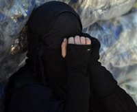 Llegan a España las mujeres de yihadistas con menores a su cargo que se encontraban en campos de refugiados en Siria