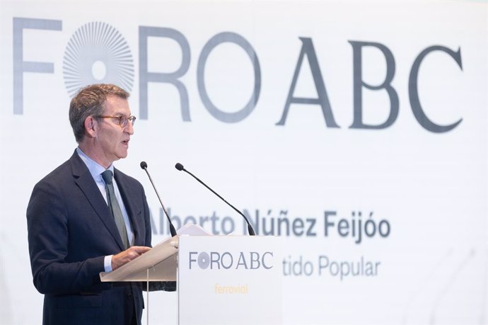 El líder del Partido Popular, Alberto Núñez Feijóo, interviene en el Foro ABC en la sede del periódico, a 10 de enero de 2023, en Madrid (España). Alberto Núñez Feijóo ha aprovechado este espacio para marcar las líneas generales de su proyecto político 