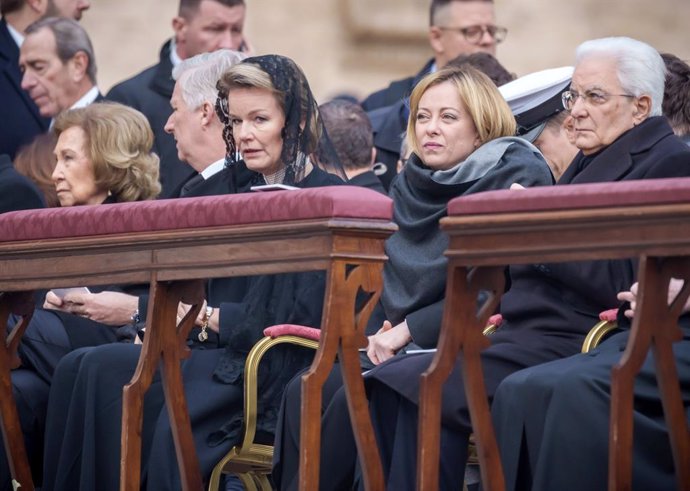 05 January 2023, Vatican, Vatican City: (L-R)Sofia, former Queen of Spain, King Philippe of Belgium, Queen Mathilde of Belgium, Giorgia Meloni, Prime Minister of Italy, Sergio Mattarella, President of Italy, attend the public funeral Mass for the late P