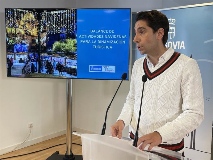 El concejal de Turismo, Miguel Merino, hoy en rueda de prensa.