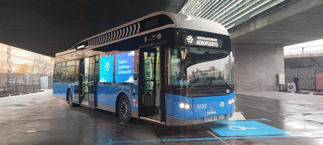 Nuevo modelo de los 17 autobuses de la EMT que se incorporán a la línea express del aeropuerto.