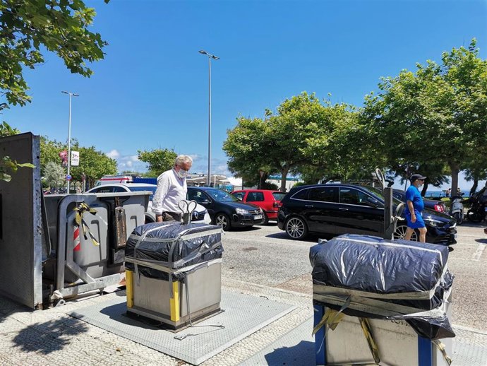 Archivo - El PRC de Santander denuncia una nueva campaña de precintado de contenedores soterrados