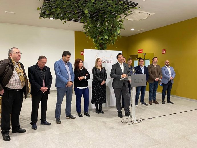 El presidente de la Diputación de Ciudad Real, José Manuel Caballero, en un desayuno con los medios.