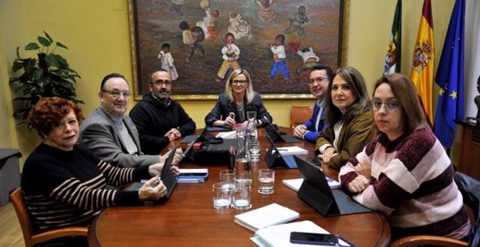 Reunión de la Mesa de la Asamblea de Extremadura para fijar el orden del día del primer pleno del último periodo de sesiones de la legislatura