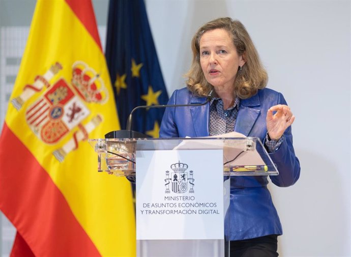 La vicepresidenta primera y ministra de Asuntos Económicos y Transformación Digital, Nadia Calviño, comparece tras su reunión con el comisario europeo de Mercado Interior, en la sede del Ministerio, a 9 de enero de 2023, en Madrid (España). El comisario