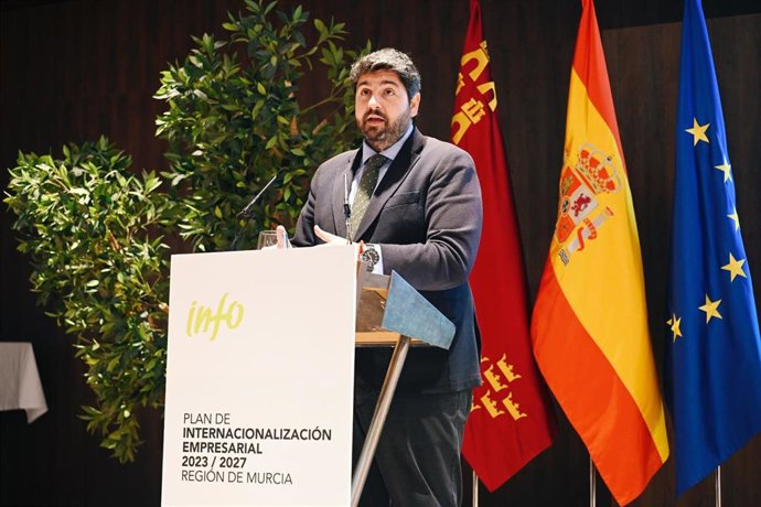 El presidente del Gobierno murciano, Fernando López Miras, presenta el nuevo Plan de Internacionalización Empresarial de la Región de Murcia 2023-2027