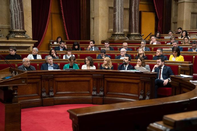 Vista general de una sesión plenaria en el Parlament, a 21 de diciembre de 2022, en Barcelona, Catalunya (España)