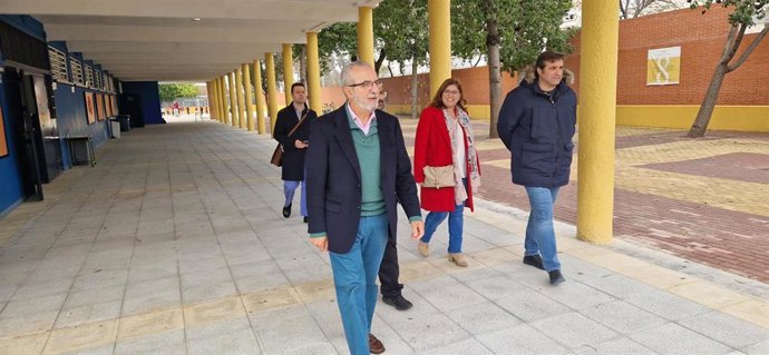 Flores visita el CEIP Paulo Orosio