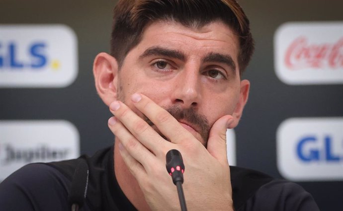 Archivo - 29 November 2022, Qatar, Doha: Belgium's goalkeeper Thibaut Courtois attends a press conference for the Belgium national soccer team at the Qatar National Convention Center QNCC ahead of Thursday's FIFA World Cup Qatar 2022 Group F soccer matc