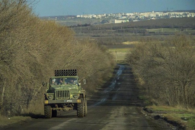 Un camión con cohetes cerca de Bajmut