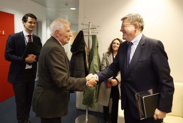 Reunión entre Josep Borrell y Ximo Puig
