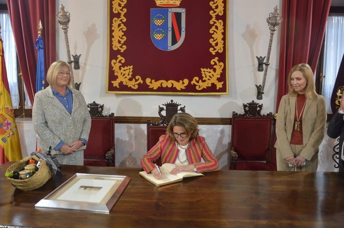 La vicepresidenta y ministra para la Transición Ecológica y el Reto Demográfico, Teresa Ribera, en su visita a Almonte (Huelva) para la presentación del Marco de Actuaciones para Doñana.
