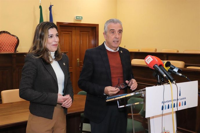 El alcalde de Lucena, Juan Pérez, en rueda de prensa.