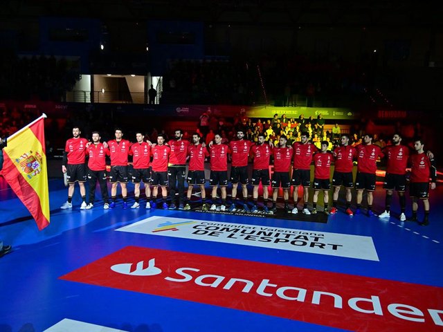 La selección española de balonmano posa antes de un partido del TIE 2023